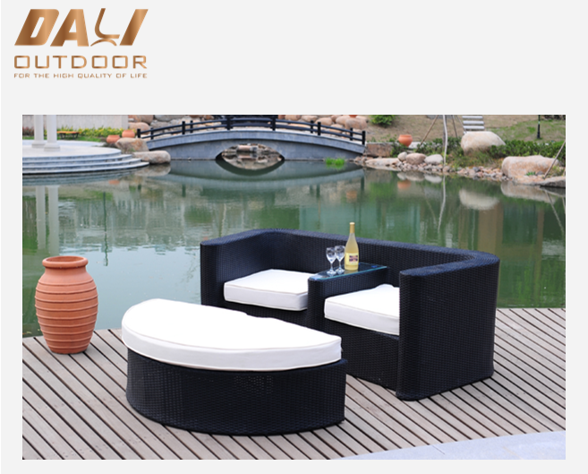 Vanjski PE Ratan Wicker Patio Love Seat Lounge Stolica Set s tabureom